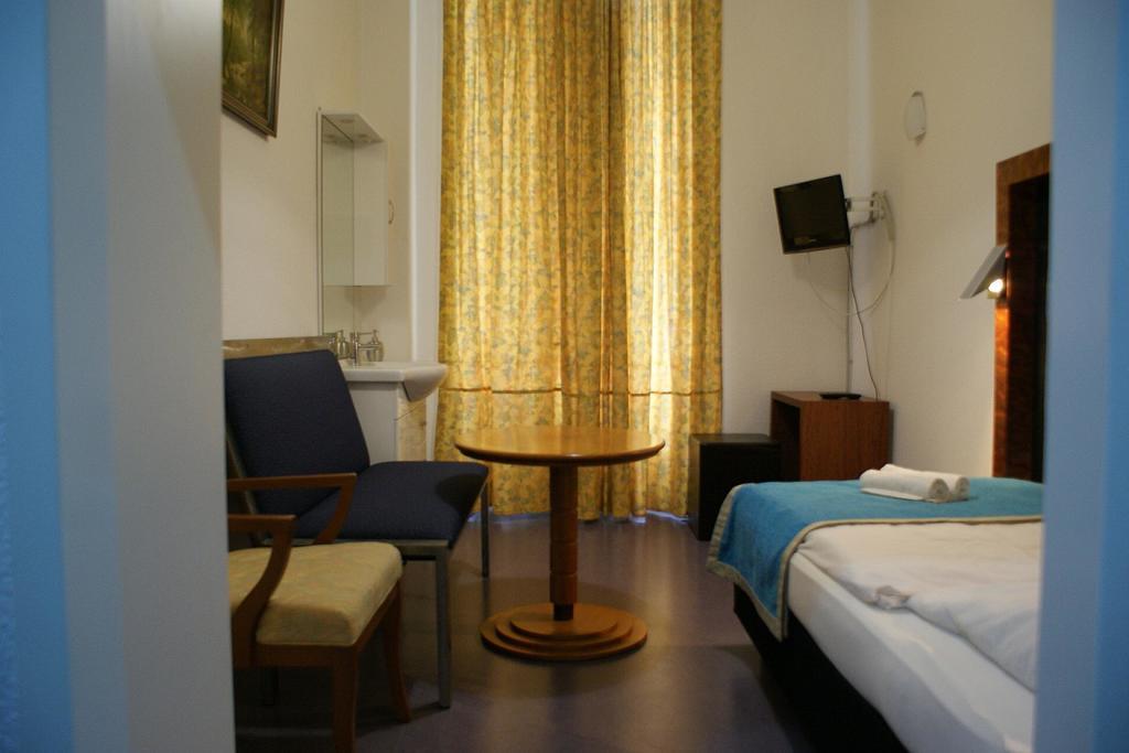 Hotel Garni Aaberna برلين الغرفة الصورة